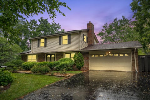 Photo of 9170 Edge O Woods Dr, Cedarburg, WI 53012 (MLS # 1929212)