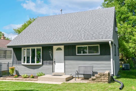 Photo of 4551 S 50th St, Greenfield, WI 53220 (MLS # 1981267)