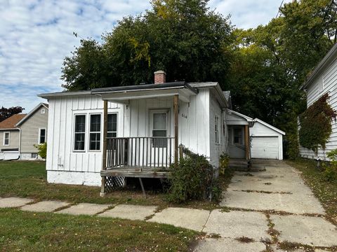 Photo of 614 11th St, Racine, WI 53403 (MLS # 1939733)
