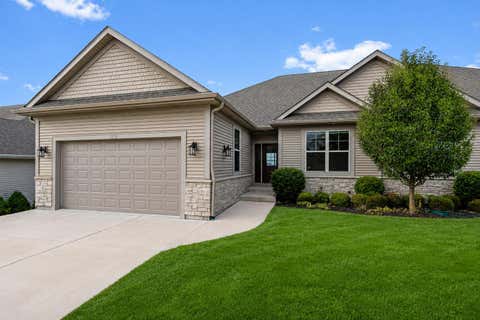 Photo of 460 S Stone Ridge Dr, Lake Geneva, WI 53147 (MLS # 1973475)
