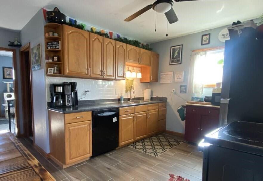 West Allis, Wisconsin 53214, United States, 3 Bedrooms Bedrooms, ,2 BathroomsBathrooms,Residential,Pending,14571