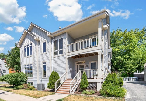 Photo of 1004 E Garfield Ave, Milwaukee, WI 53212 (MLS # 1981739)