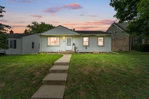 Photo of 1823 Missouri Ave, South Milwaukee, WI 53172 (MLS # 1925472)