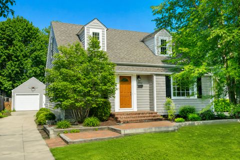 Photo of 4943 N Diversey Blvd, Whitefish Bay, WI 53217 (MLS # 1963729)