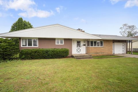 Photo of 1118 N Benjamin St, Port Washington, WI 53074 (MLS # 1930989)