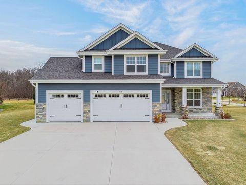 Photo of 3128 W Hidden Oaks Dr, Franklin, WI 53132 (MLS # 1968767)