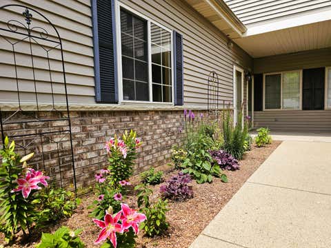 Photo of 2178 Pine Ridge Ct, Grafton, WI 53024 (MLS # 1972848)
