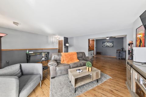 Photo of 3545 E Oakshire Dr, Oak Creek, WI 53154 (MLS # 1933842)