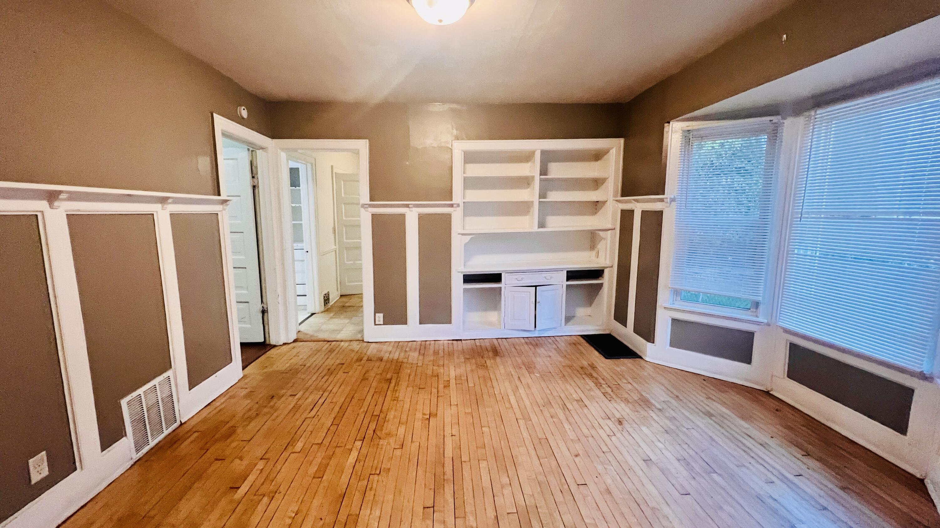 Milwaukee, Wisconsin 53212, United States, 4 Bedrooms Bedrooms, ,1 BathroomBathrooms,Residential,Active,187838