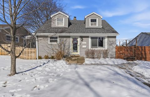 Photo of 6334 W Fremont Pl, Milwaukee, WI 53219 (MLS # 1949157)