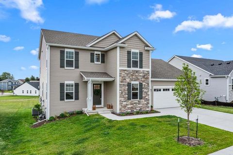 Photo of 192 Sapphire Ln, Saukville, WI 53080 (MLS # 1965876)