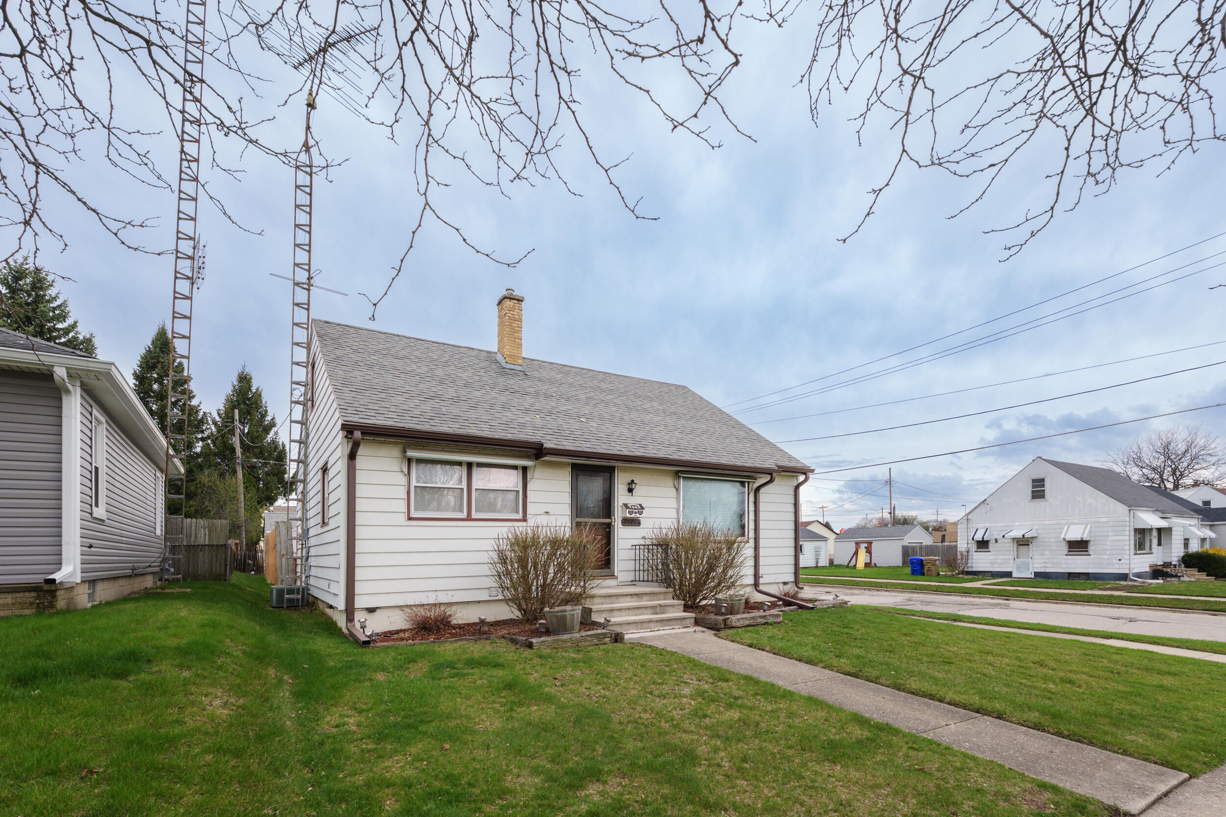 Kenosha, Wisconsin 53142, United States, 3 Bedrooms Bedrooms, ,2 BathroomsBathrooms,Residential,Pending,117065