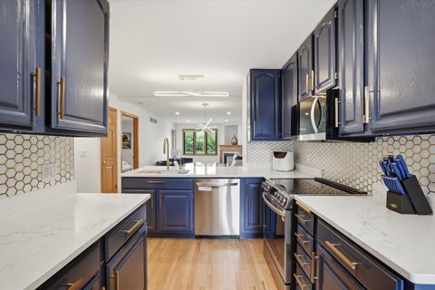 Photo of 970 Oconomowoc Pkwy, Oconomowoc, WI 53066 (MLS # 1970778)