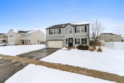 Photo of 920 N Hearthstone St, Elkhorn, WI 53121 (MLS # 1948096)