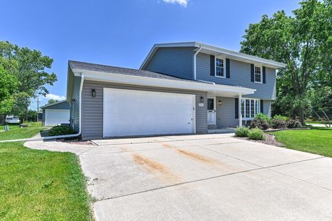 Photo of 8940 S Patricia Blvd, Oak Creek, WI 53154 (MLS # 1923860)