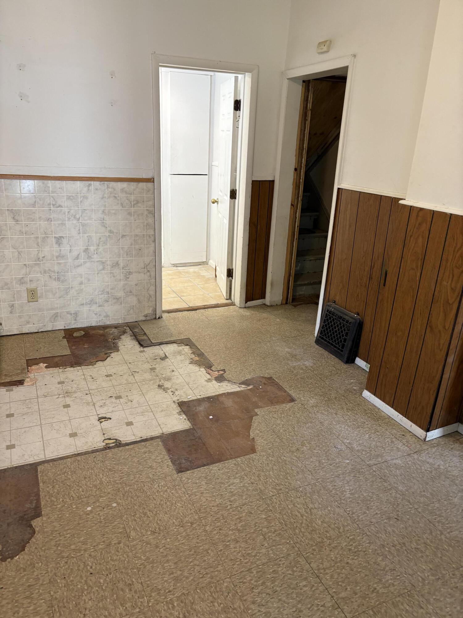 Kenosha, Wisconsin 53140, United States, 4 Bedrooms Bedrooms, ,2 BathroomsBathrooms,Residential,Active,166733