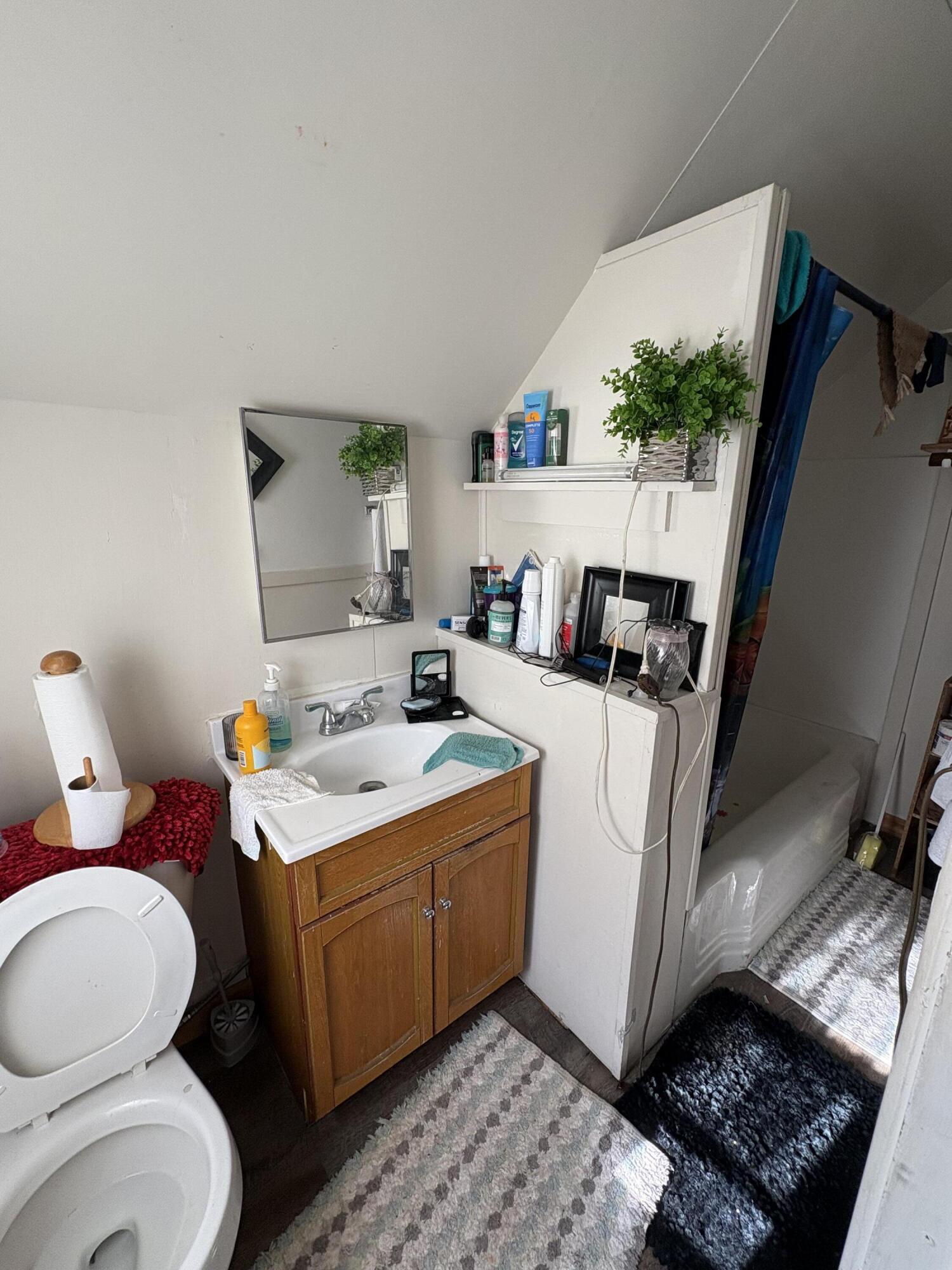 Kenosha, Wisconsin 53140, United States, 4 Bedrooms Bedrooms, ,2 BathroomsBathrooms,Residential,Active,166733