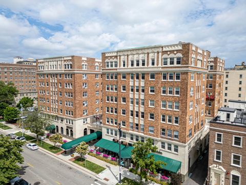 Photo of 1028 E Juneau Ave, Milwaukee, WI 53202 (MLS # 1949714)