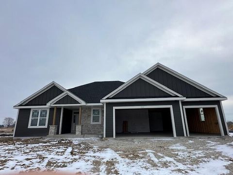 Photo of 9800 N Migratory Ct, Mequon, WI 53097 (MLS # 1946438)