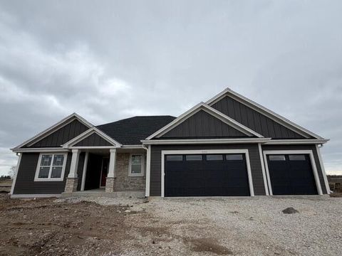 Photo of 9800 N Migratory Ct, Mequon, WI 53097 (MLS # 1946438)