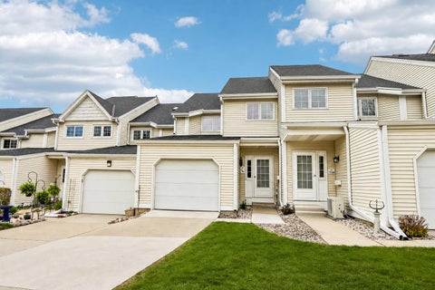 Photo of 7760 W Tuckaway Shores Dr, Franklin, WI 53132 (MLS # 1960691)