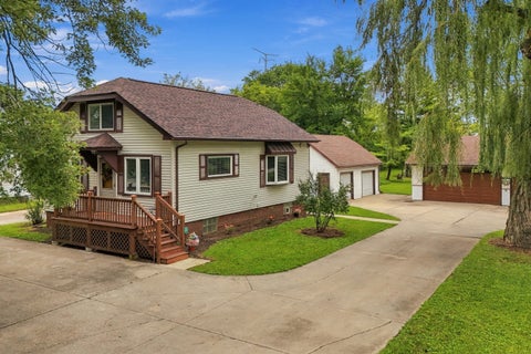 Photo of 1407 Willow Rd, Mount Pleasant, WI 53177 (MLS # 1981155)