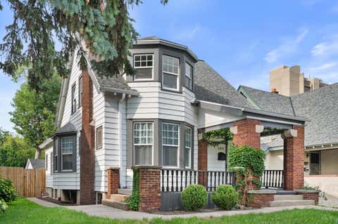 Photo of 1814 E Kenwood Blvd, Milwaukee, WI 53211 (MLS # 1975427)