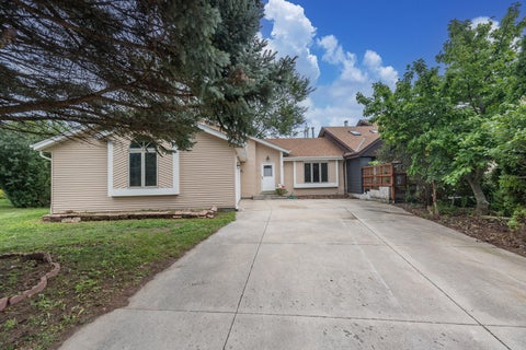 Photo of 8570 N Meadowside Ct, Brown Deer, WI 53223 (MLS # 1980046)