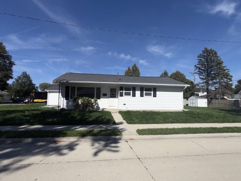 Photo of 2322 Cooper Ave, Sheboygan, WI 53083 (MLS # 1985495)