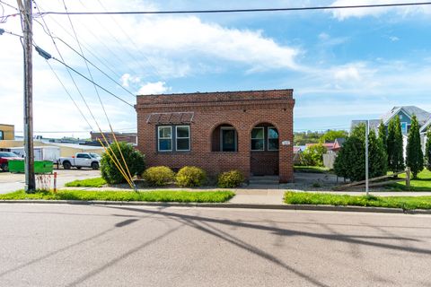 Photo of 123 Hamilton St W, West Salem, WI 54669 (MLS # 1962783)