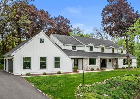Photo of 10525 N Fairway Ln, Mequon, WI 53092 (MLS # 1963610)