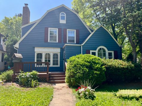 Photo of 3495 N Maryland Ave, Milwaukee, WI 53211 (MLS # 1971253)