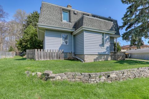 Photo of 528 N 119th St, Wauwatosa, WI 53226 (MLS # 1958478)