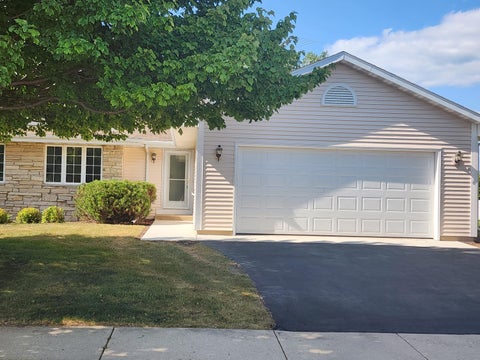 Photo of 418 E 3rd Ave, Elkhorn, WI 53121 (MLS # 1973090)