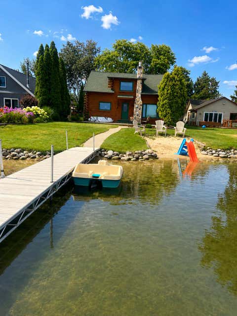 Photo of W988 shorewood Dr, East Troy, WI 53120 (MLS # 1973361)