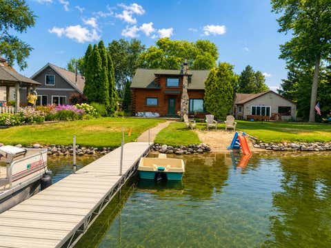 Photo of W988 shorewood Dr, East Troy, WI 53120 (MLS # 1973361)