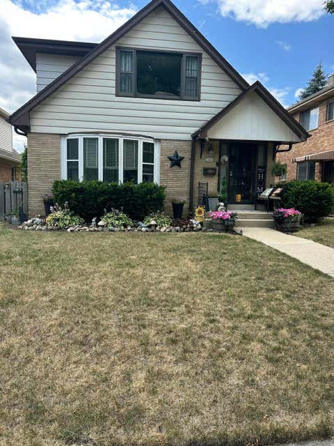 Photo of 8023 W Beckett Ave, Milwaukee, WI 53218 (MLS # 1976365)