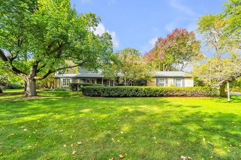 Photo of 9525 N Regent Rd, Bayside, WI 53217 (MLS # 1939362)