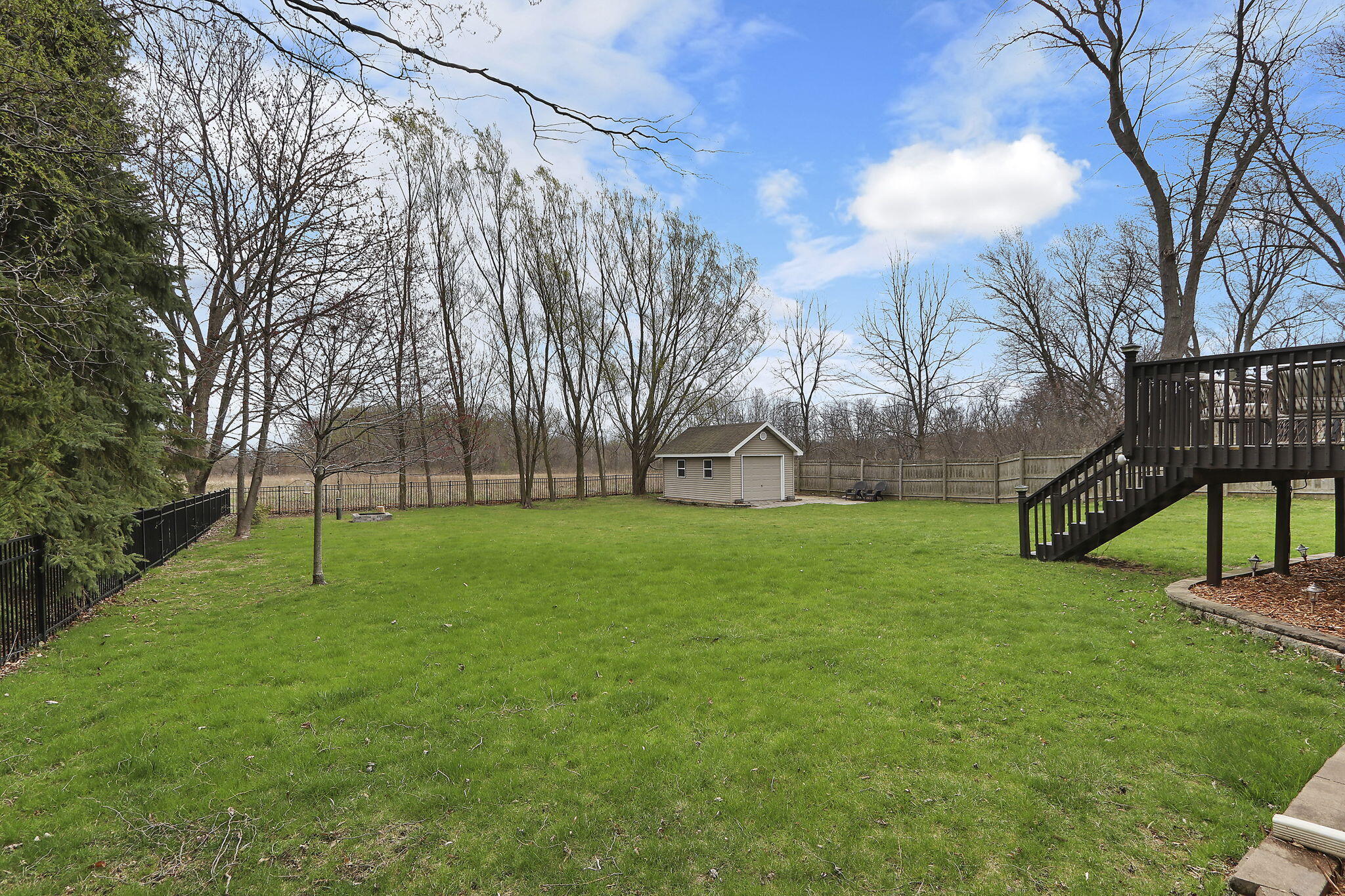 Pleasant Prairie, Wisconsin 53142, United States, 4 Bedrooms Bedrooms, ,3 BathroomsBathrooms,Residential,Pending,115551