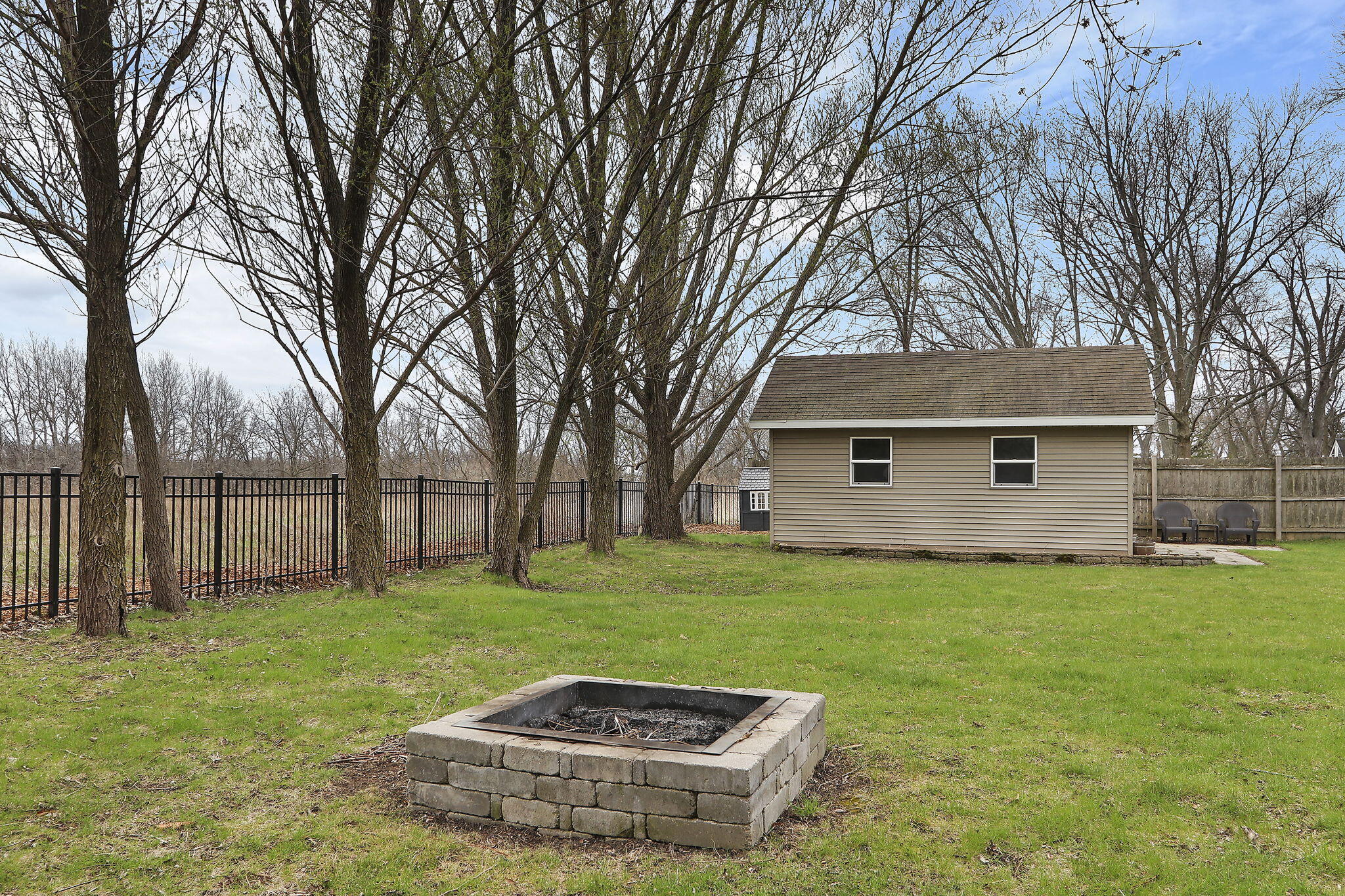 Pleasant Prairie, Wisconsin 53142, United States, 4 Bedrooms Bedrooms, ,3 BathroomsBathrooms,Residential,Pending,115551