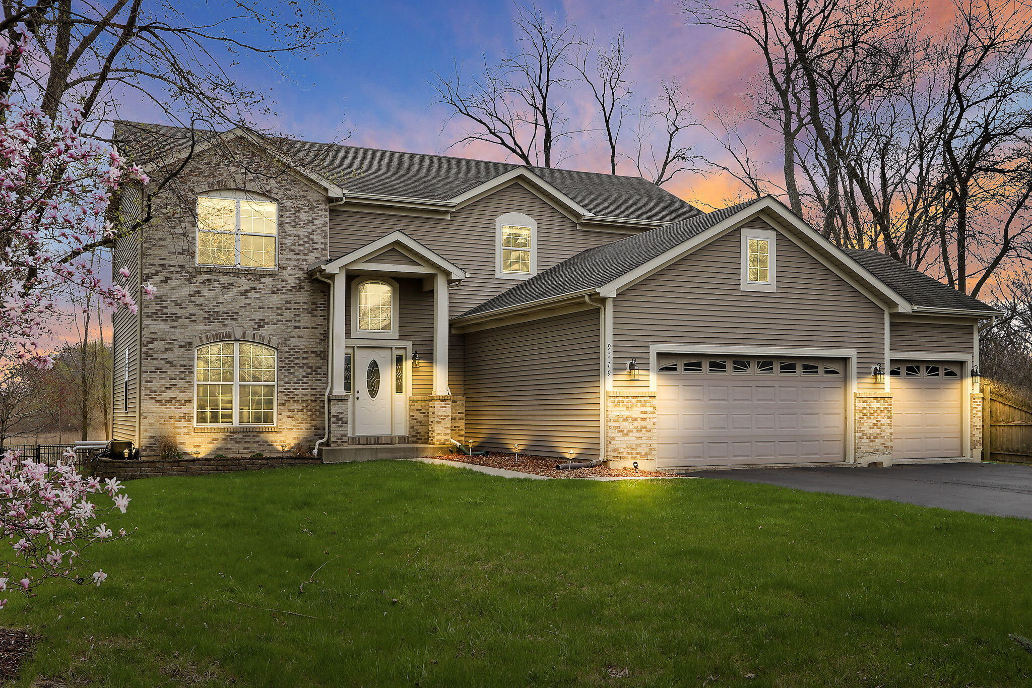 Pleasant Prairie, Wisconsin 53142, United States, 4 Bedrooms Bedrooms, ,3 BathroomsBathrooms,Residential,Pending,115551