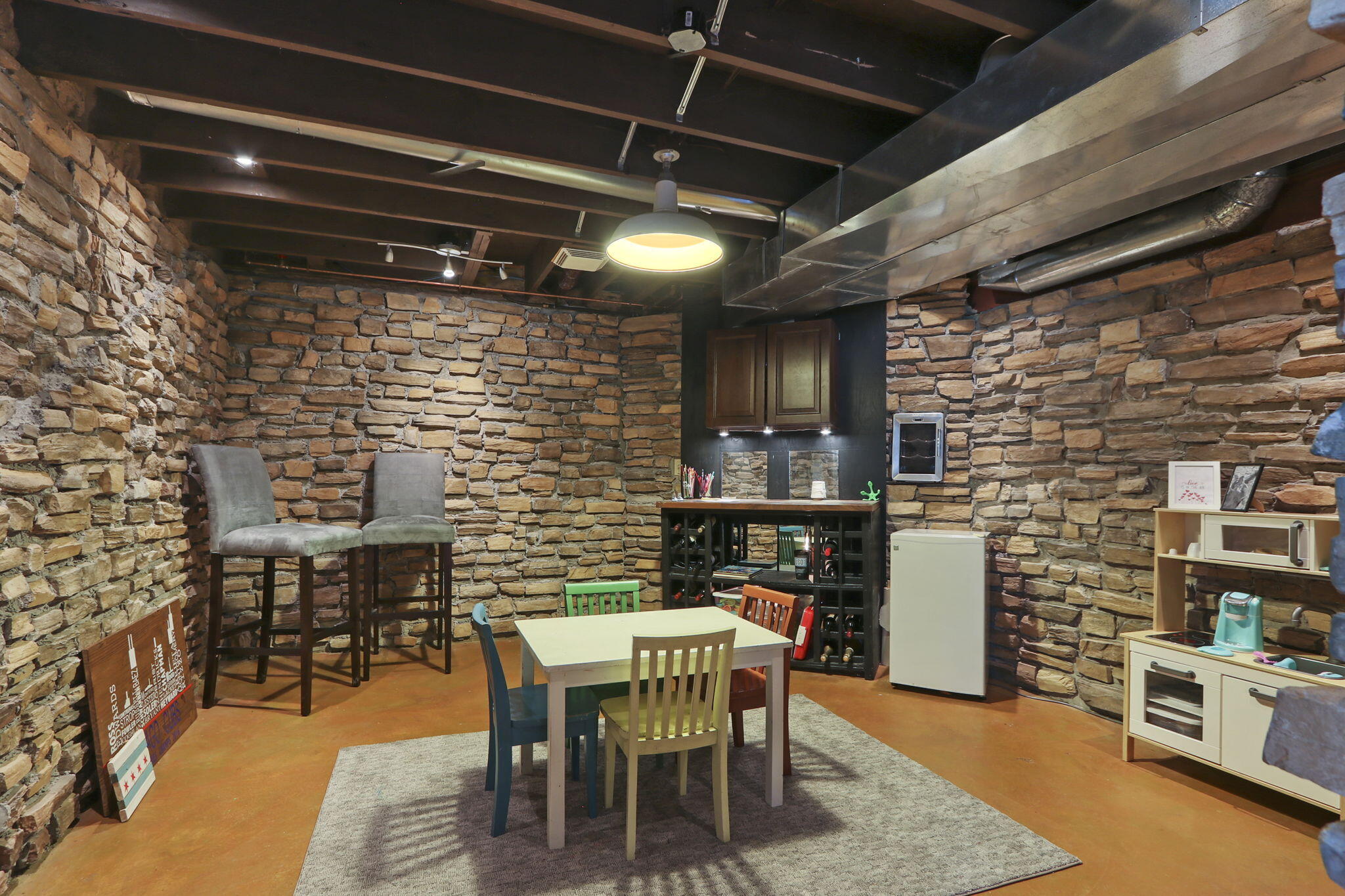 Pleasant Prairie, Wisconsin 53142, United States, 4 Bedrooms Bedrooms, ,3 BathroomsBathrooms,Residential,Pending,115551