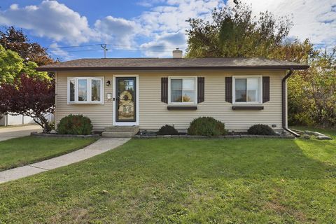 Photo of 2025 87th St, Kenosha, WI 53143 (MLS # 1941647)