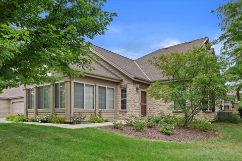 Photo of N70W15485 Amberleigh Cir, Menomonee Falls, WI 53051 (MLS # 1930463)