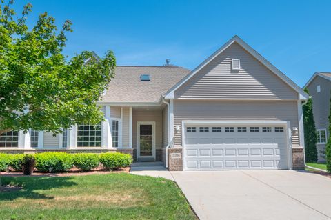 Photo of 2398 Stoney Ln, Grafton, WI 53024 (MLS # 1971163)