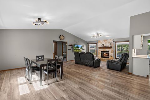 Photo of 7071 S Cypress Ct, Franklin, WI 53132 (MLS # 1971718)