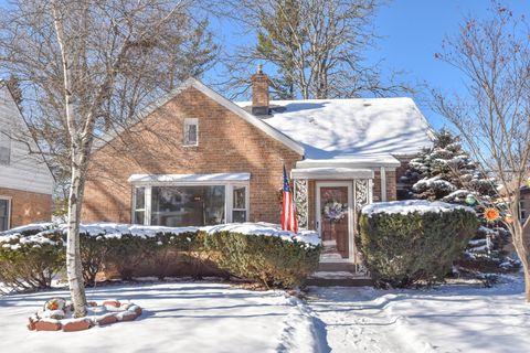 Photo of 4949 N Berkeley Blvd, Whitefish Bay, WI 53217 (MLS # 1947803)