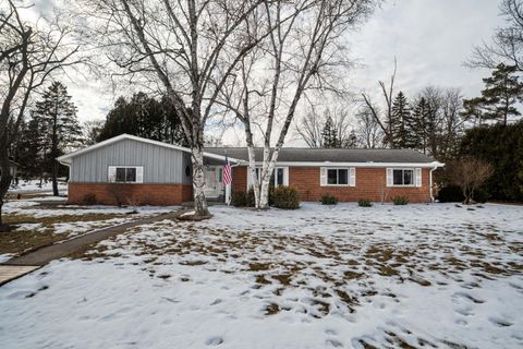 Photo of 301 Madero Dr, Thiensville, WI 53092 (MLS # 1950311)