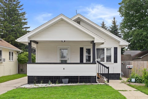 Photo of 7519 10th Ave, Kenosha, WI 53143 (MLS # 1976044)
