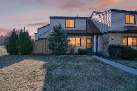 Photo of 10150 W Kiehnau Ave, Milwaukee, WI 53224 (MLS # 1953826)